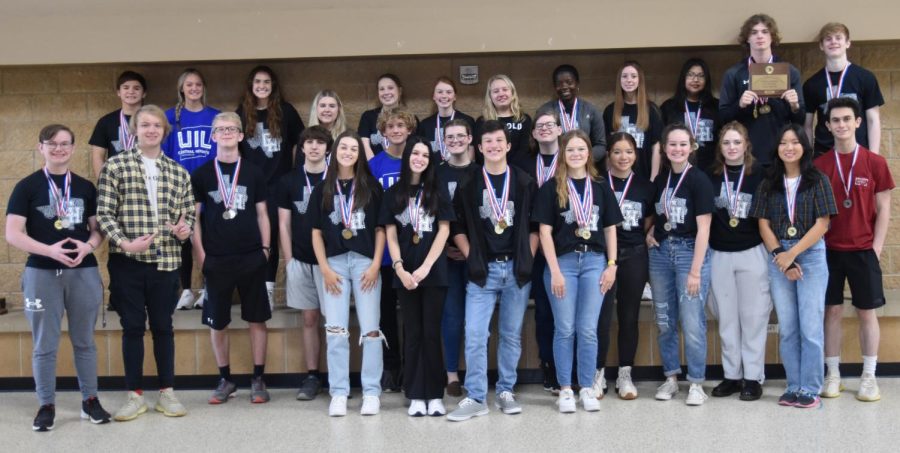 The+academic+UIL+competitors+show+off+their+medals+from+the+regional+meet+at+Blinn+College+in+Brenham.