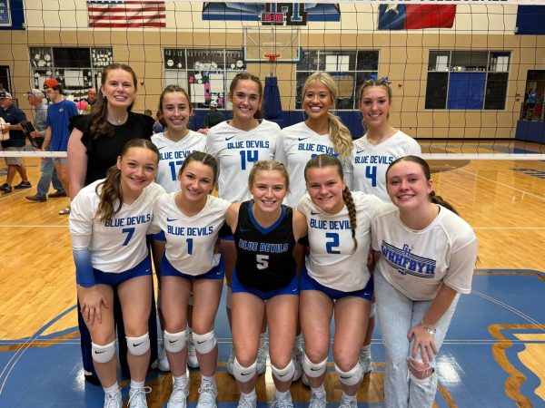 Volleyball celebrates seniors